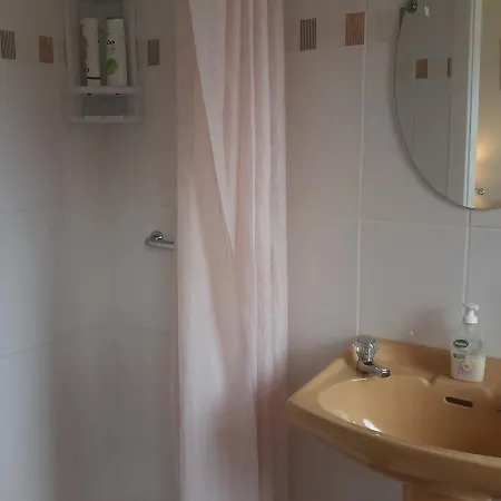 Rosville House Bed & Breakfast 3*